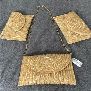 Pennington’s 100% straw purse, lined, removable gold colour 44” strap snap close